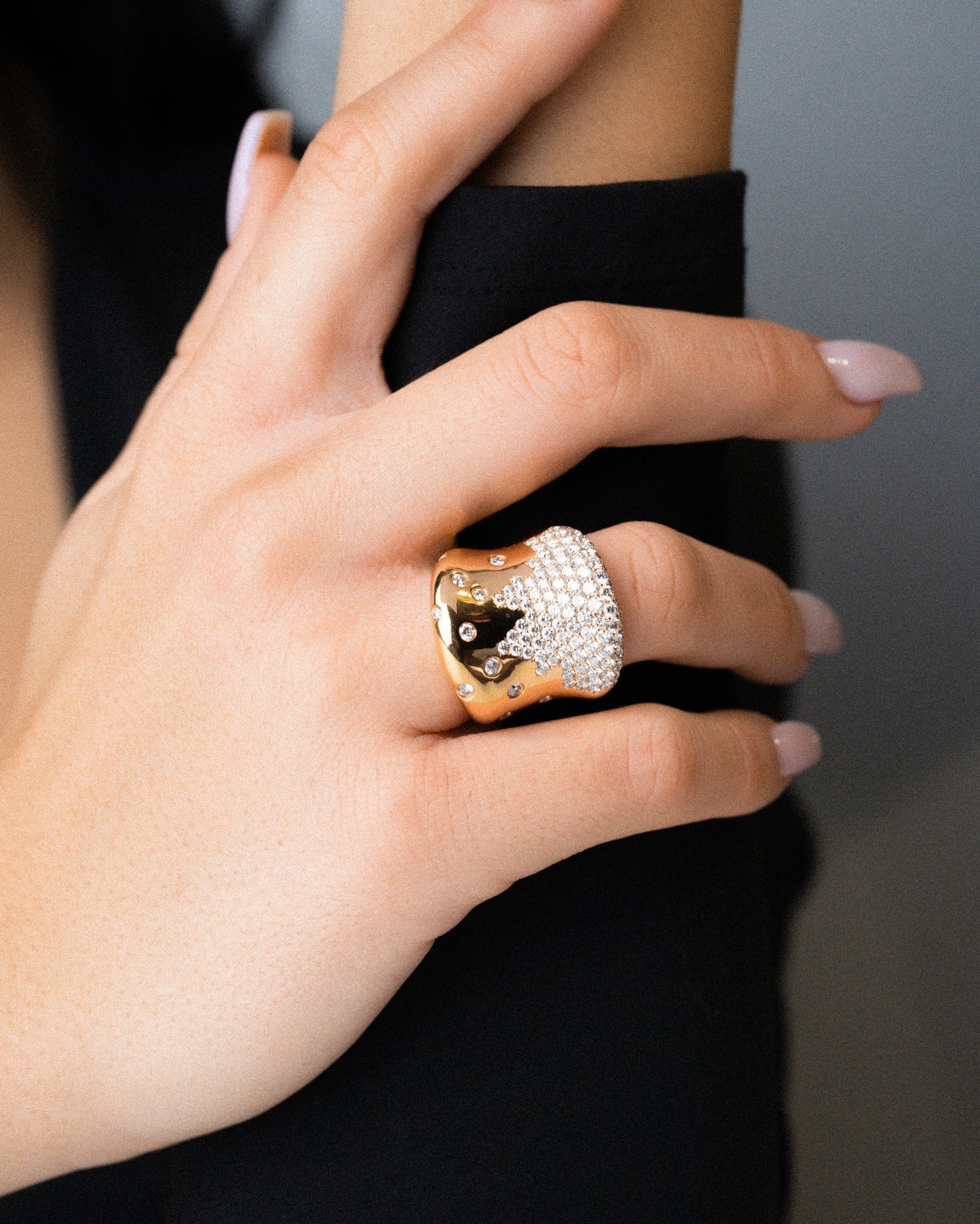 Anello in oro rosa e brillanti