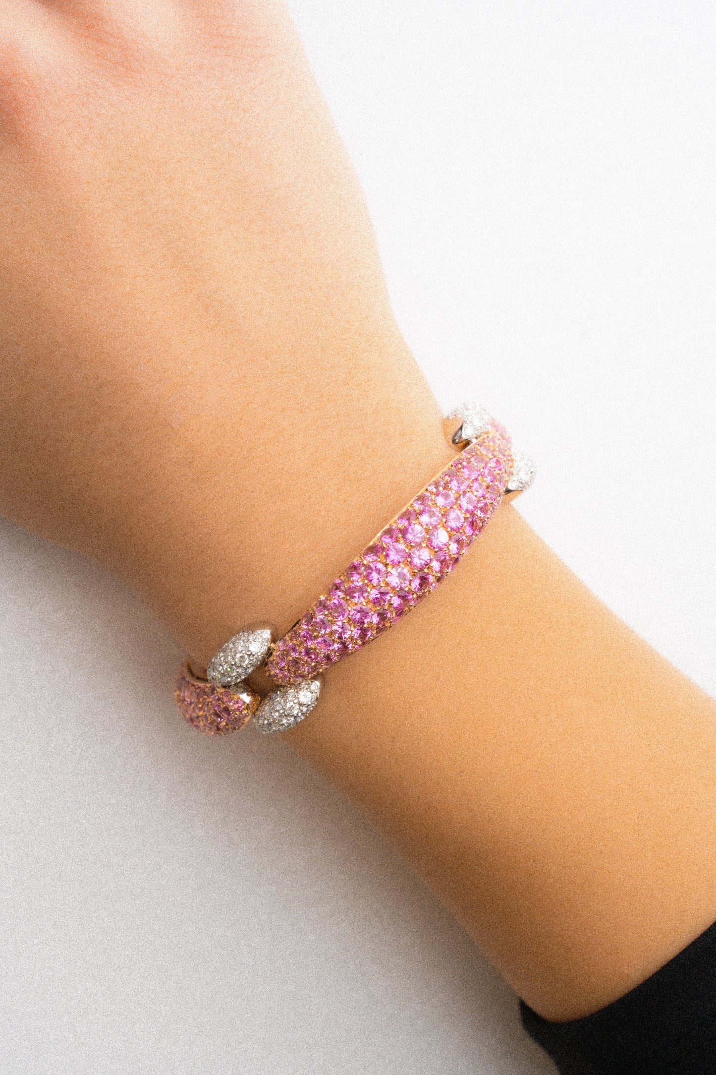 BRACCIALE RIGIDO ZAFFIRI ROSA
