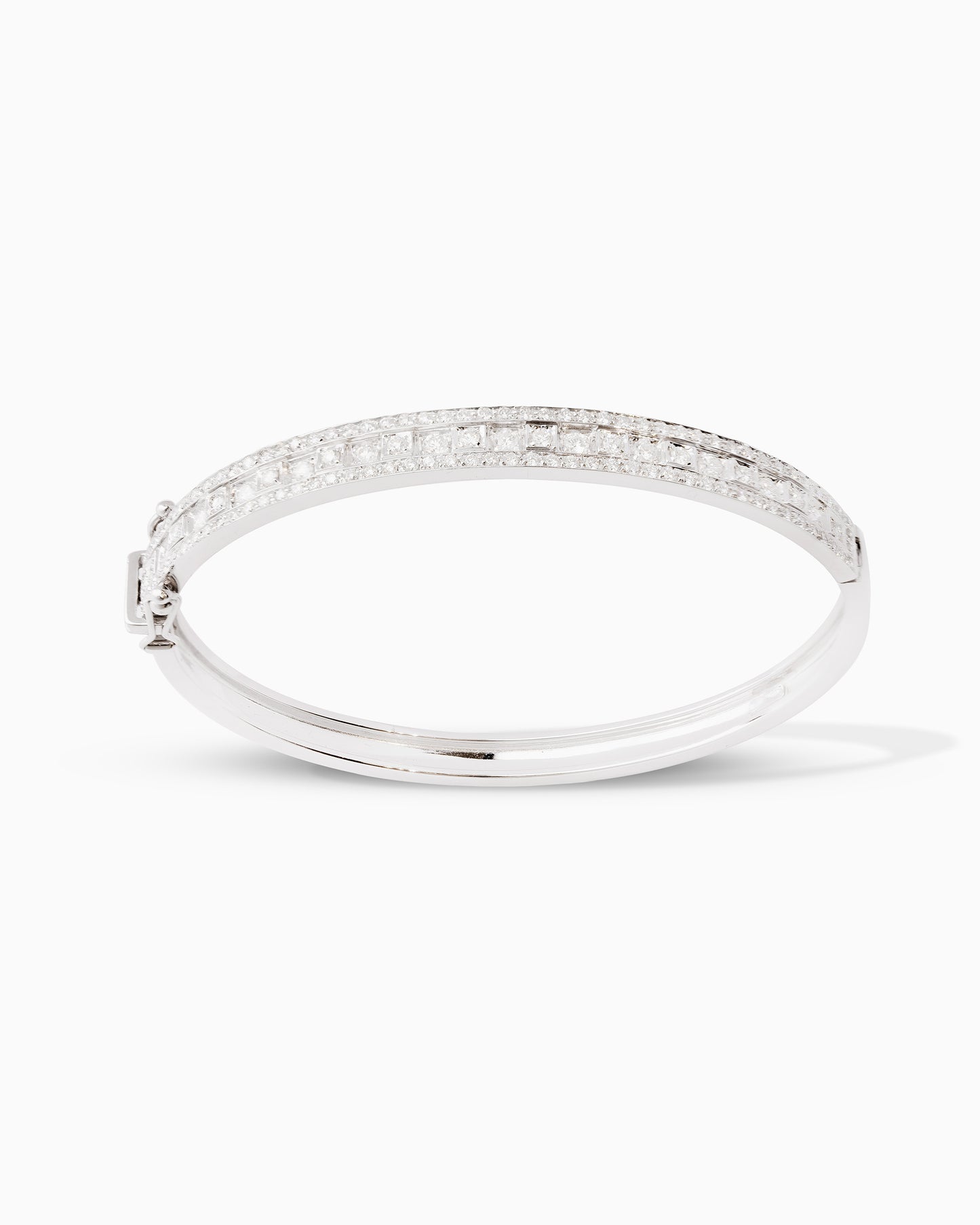 BRACCIALE RIGIDO IN BRILLANTI
