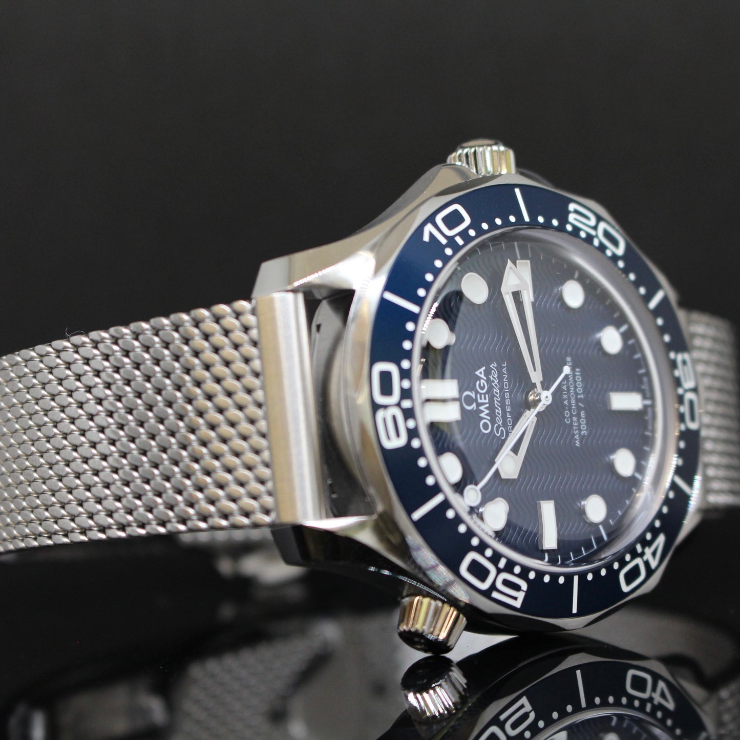 Omega Seamaster Diver 300M 007 James Bond