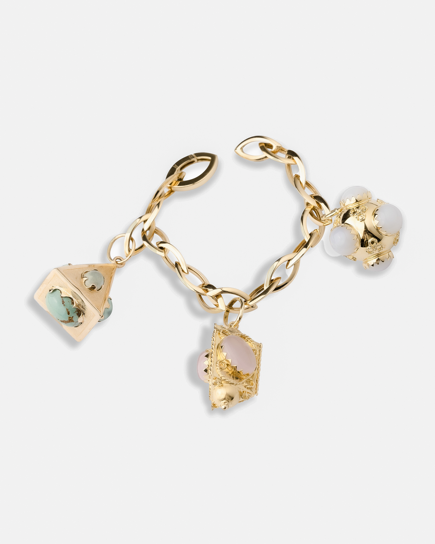 BRACCIALE IN ORO GIALLO CON CHARMS