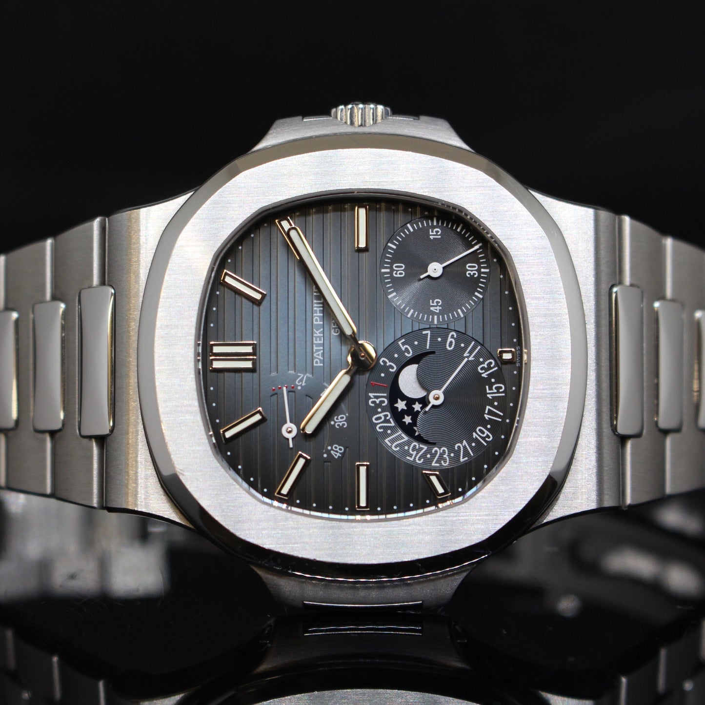 Patek Philippe Nautilus 5712/1A-001