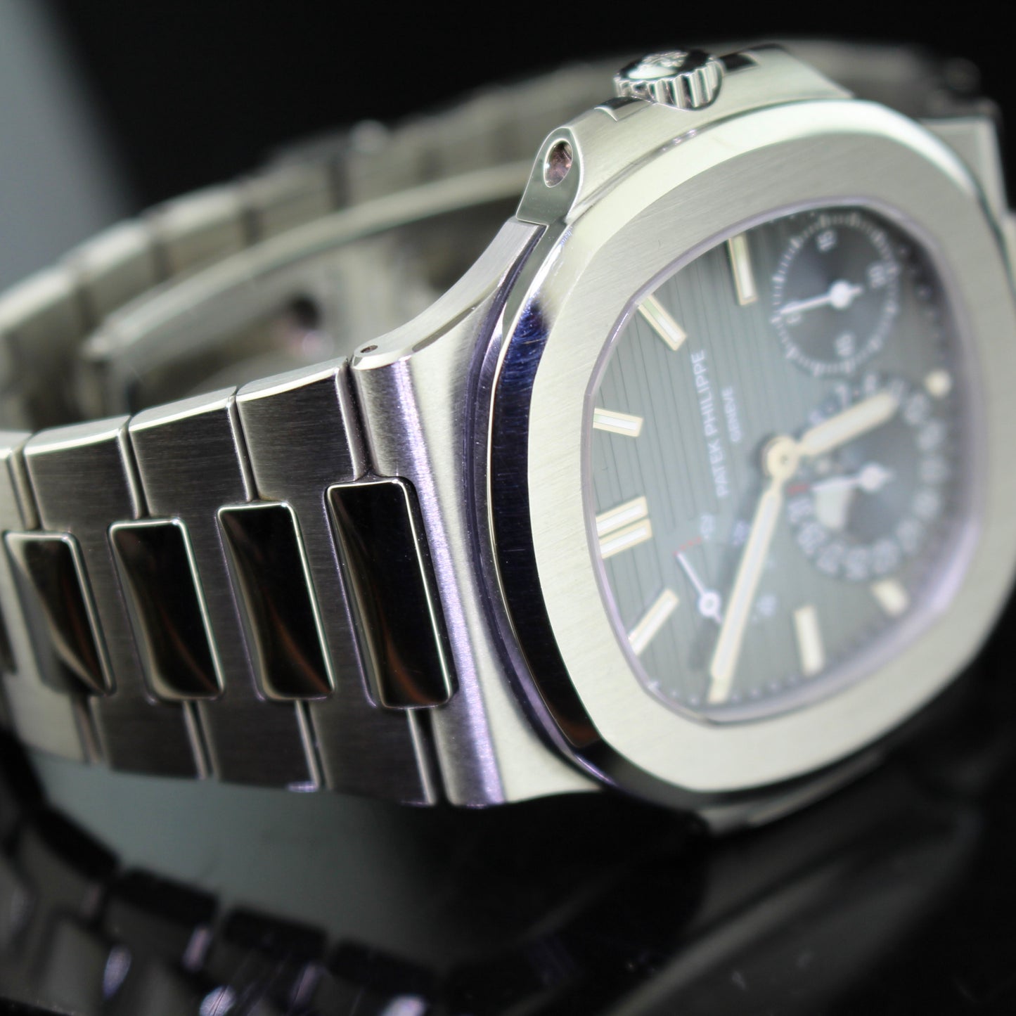 Patek Philippe nautilus ref.5712/1A fasi di luna acciaio