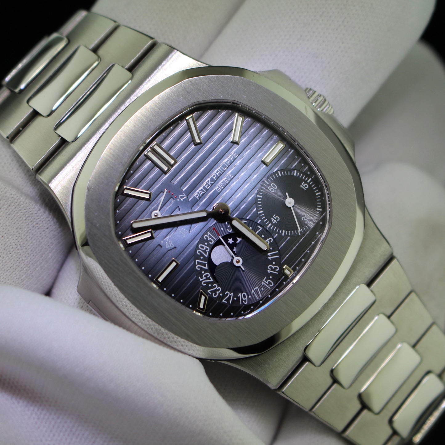 Patek Philippe nautilus ref.5712/1A fasi di luna acciaio